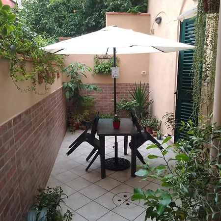 Il Piccolo Eden - Private Garden Apartment Livorno
