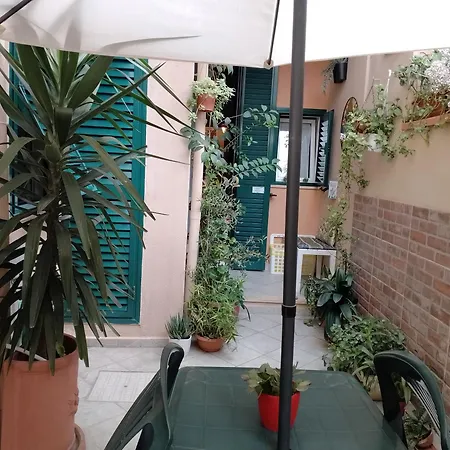Il Piccolo Eden - Private Garden Apartment
